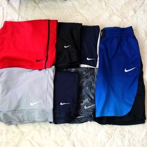 Nike men’s short size M. Multiple colors, in great condition.SUBMIT AN OFFER.
